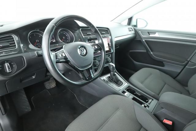 Volkswagen Golf image 8