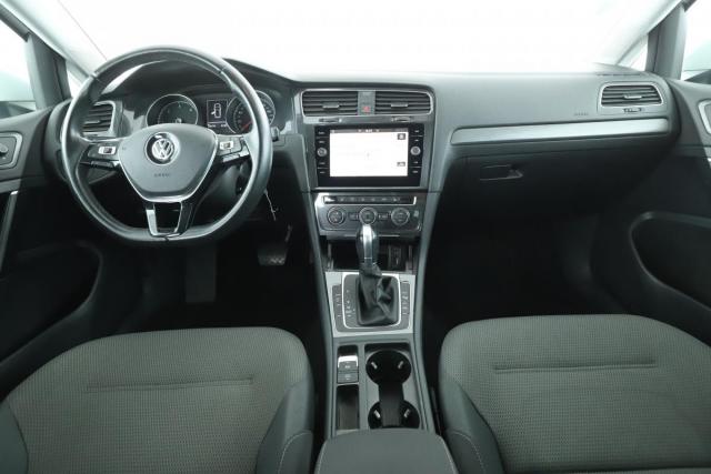 Volkswagen Golf image 2