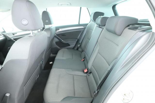 Volkswagen Golf image 5
