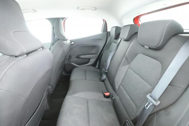 Renault Clio image 2