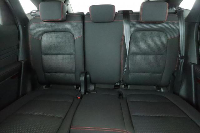 Ford Kuga image 2