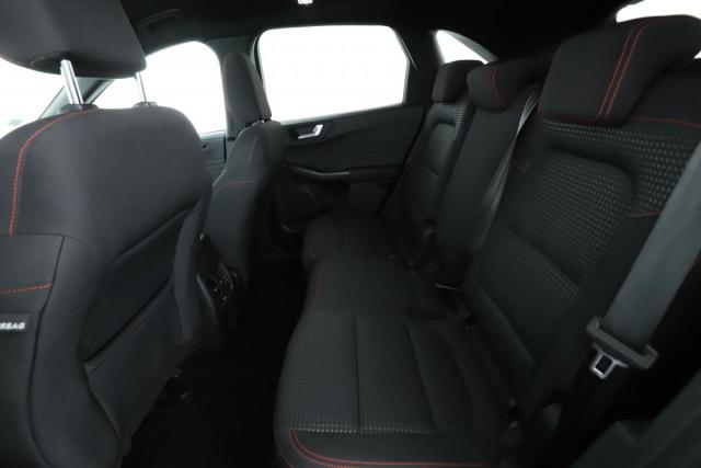 Ford Kuga image 8