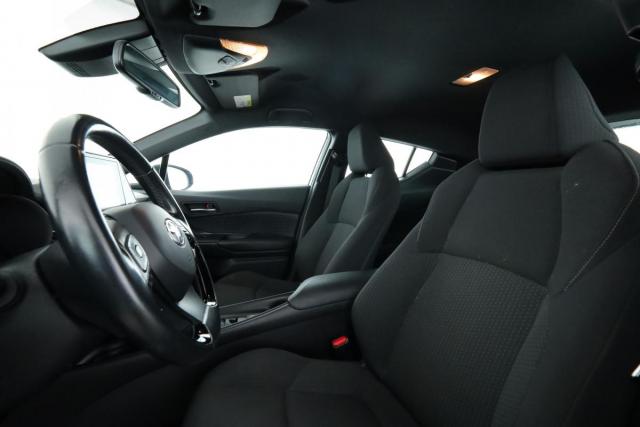 Toyota C-Hr image 2