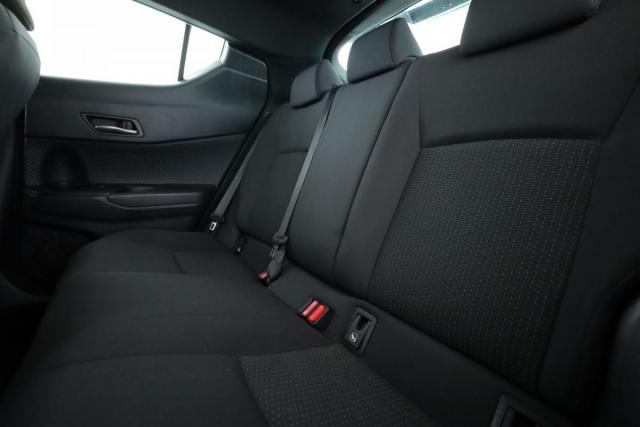 Toyota C-Hr image 9