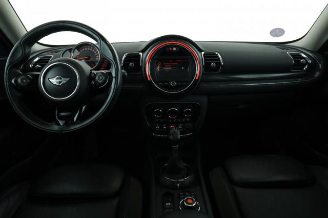 Mini Clubman image 2