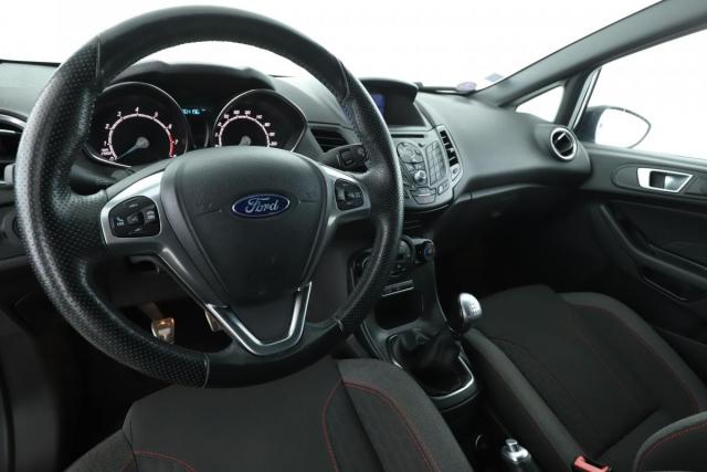 Ford Fiesta image 5