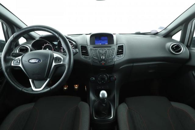 Ford Fiesta image 8