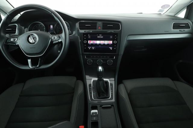 Volkswagen Golf image 9