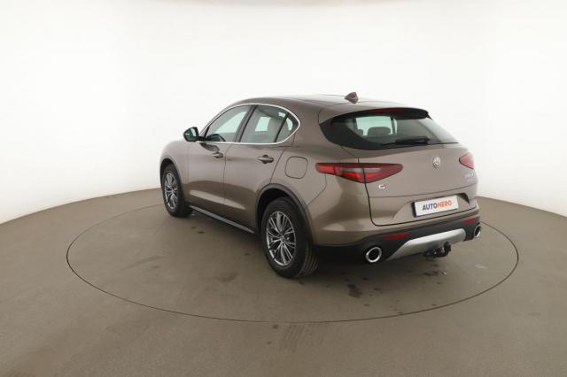Alfa Romeo Stelvio image 4