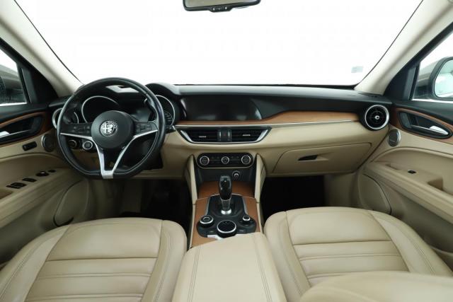 Alfa Romeo Stelvio image 3
