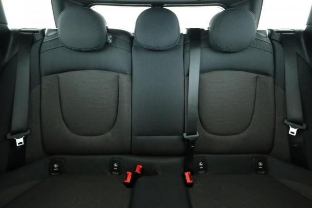 Mini Clubman image 4