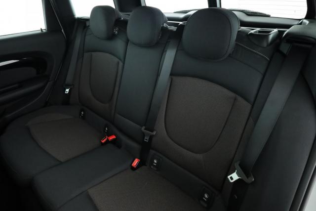 Mini Clubman image 2