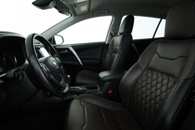 Toyota Rav4 image 8