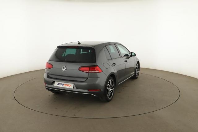Volkswagen Golf image 7