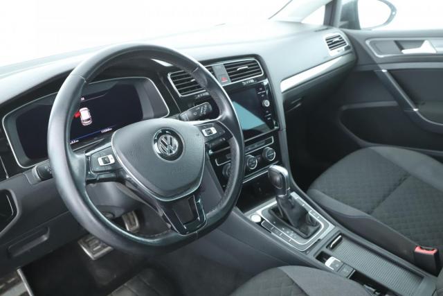 Volkswagen Golf image 4