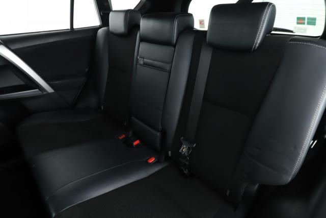 Toyota Rav4 image 9