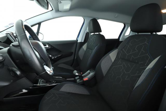 Peugeot 2008 image 1