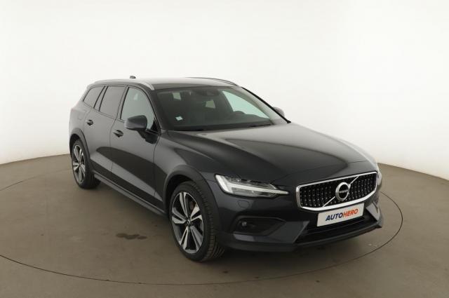 Volvo V60 Cross Country image 5