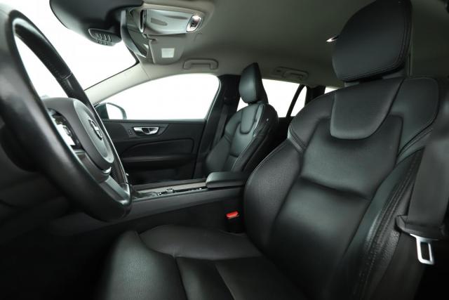 Volvo V60 Cross Country image 7