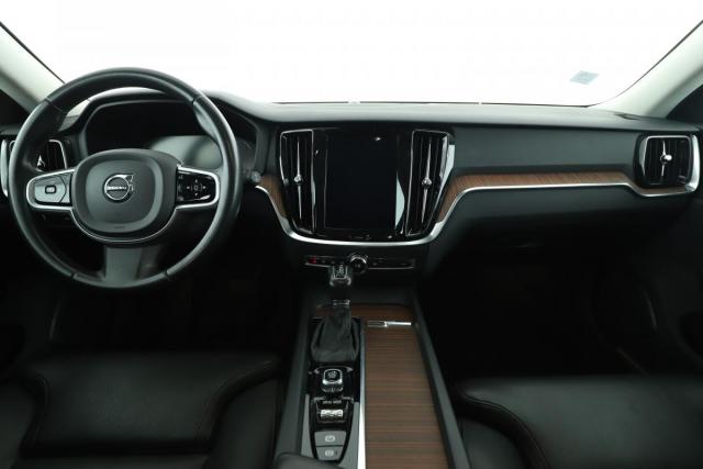 Volvo V60 Cross Country image 9
