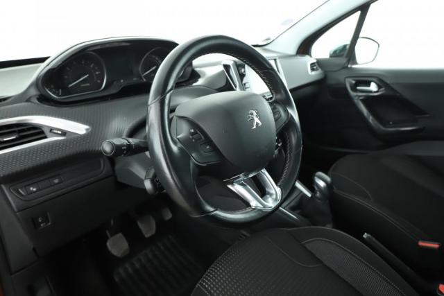 Peugeot 208 image 2