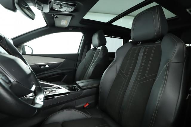 Peugeot 5008 image 1