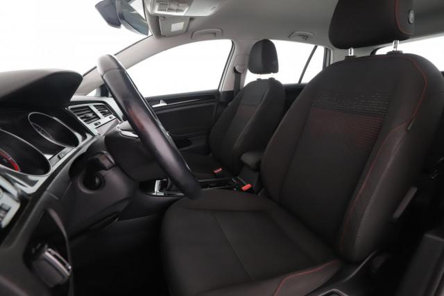 Volkswagen Golf image 6