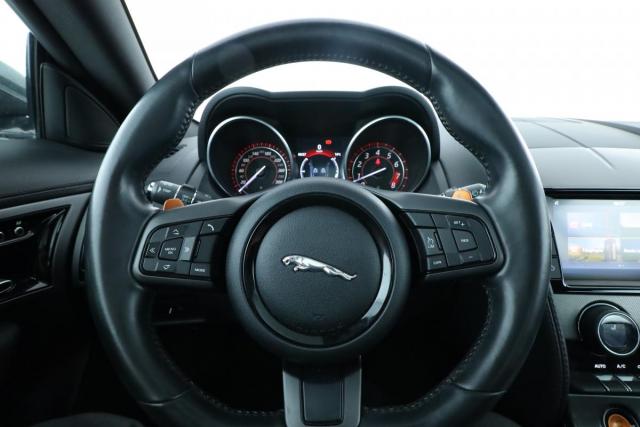 Jaguar F-Type image 1