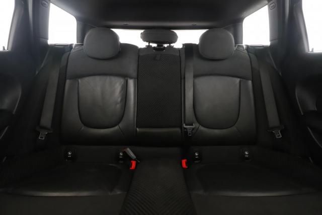 Mini Clubman image 7