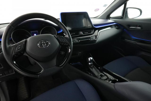 Toyota C-Hr image 2