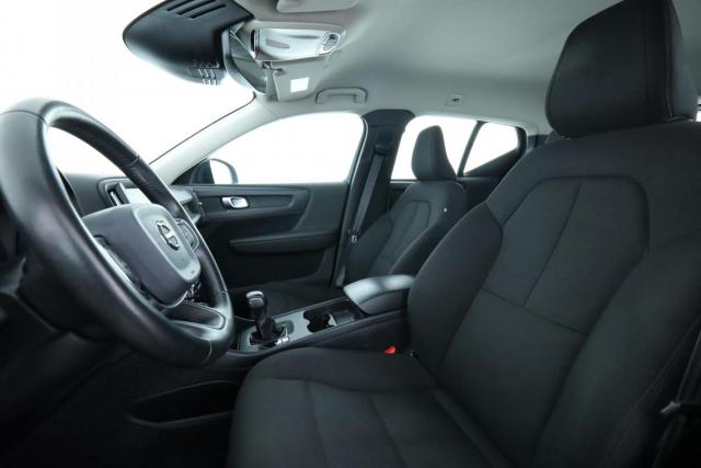 Volvo Xc40 image 2