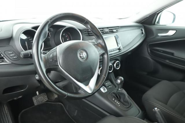 Alfa Romeo Giulietta image 3