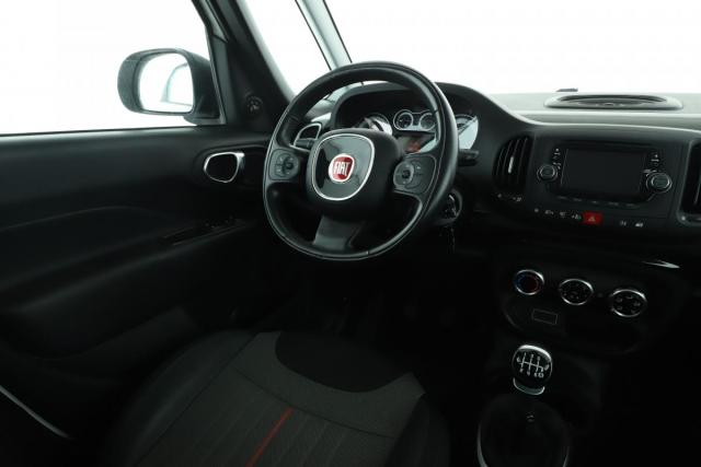 Fiat 500l image 9