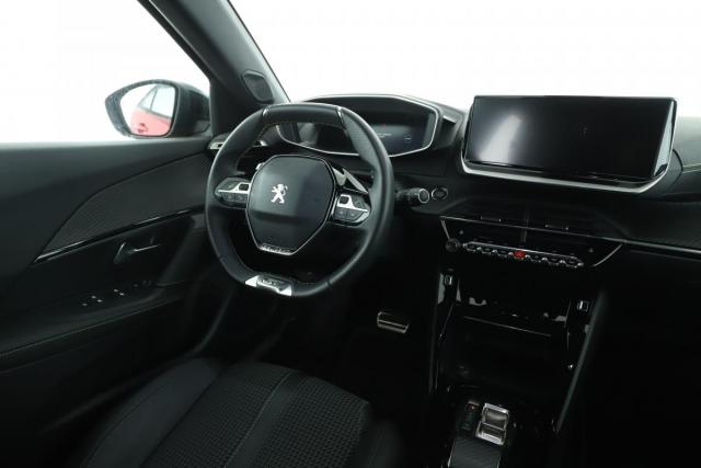 Peugeot 2008 image 8