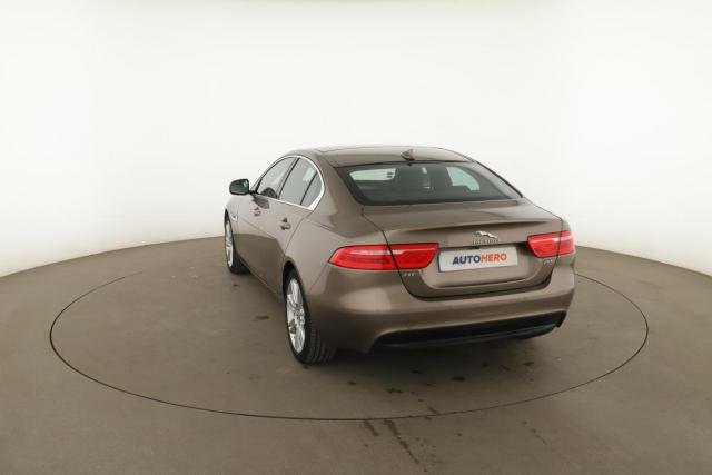 Jaguar Xe image 7