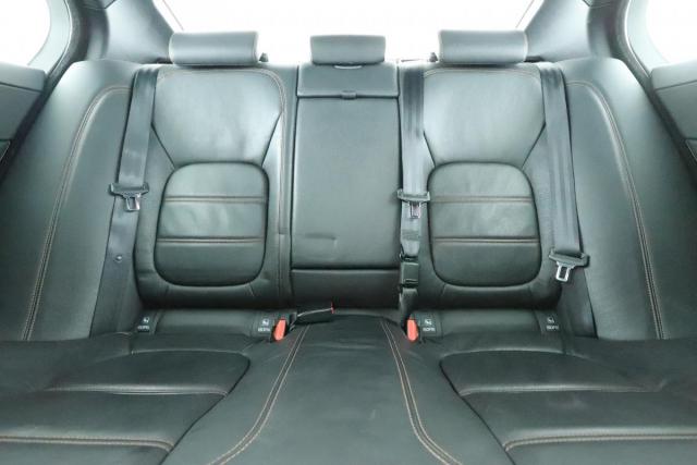 Jaguar Xe image 2