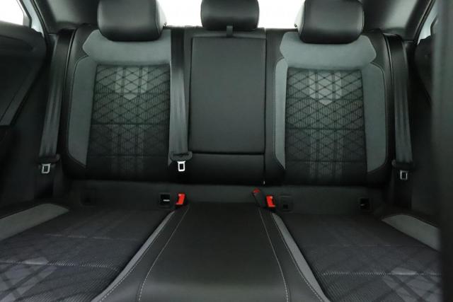Volkswagen T-Roc image 9