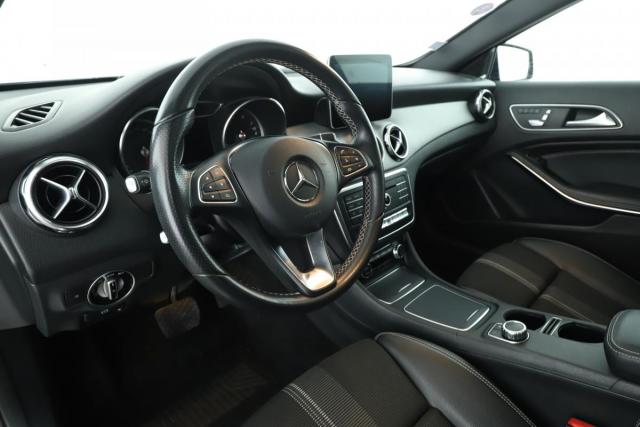 Mercedes Benz Gla image 5