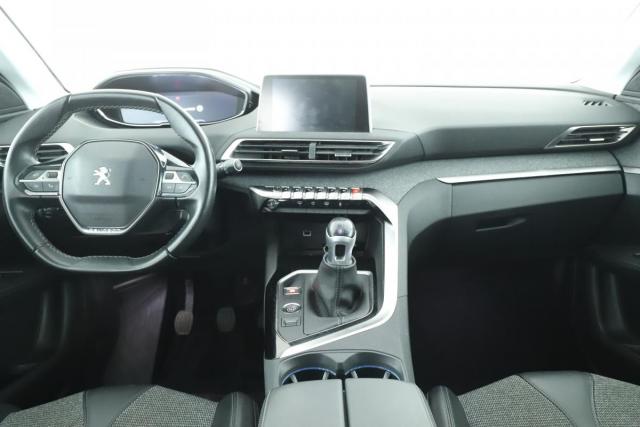 Peugeot 3008 image 2