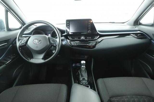 Toyota C-Hr image 7
