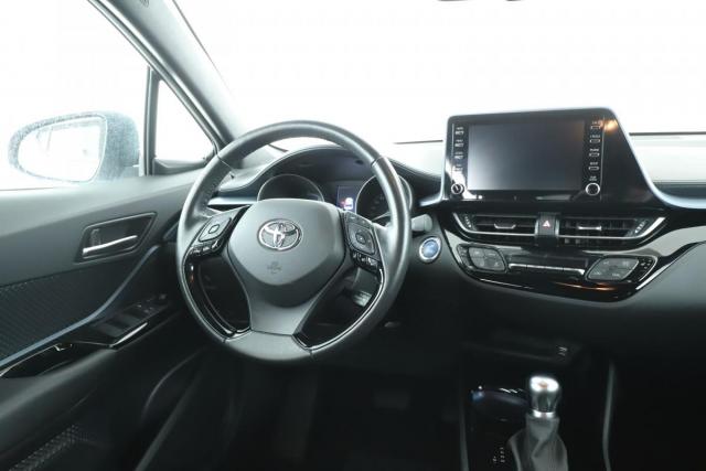Toyota C-Hr image 8