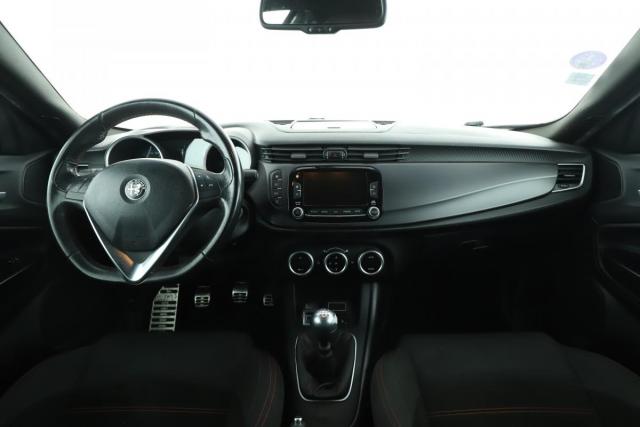 Alfa Romeo Giulietta image 4