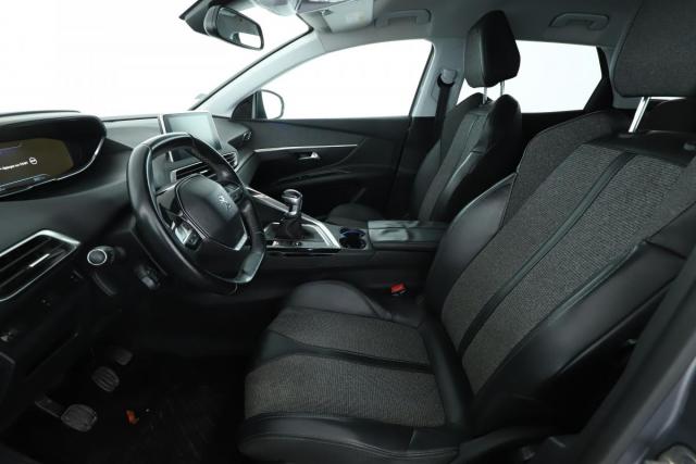 Peugeot 3008 image 2