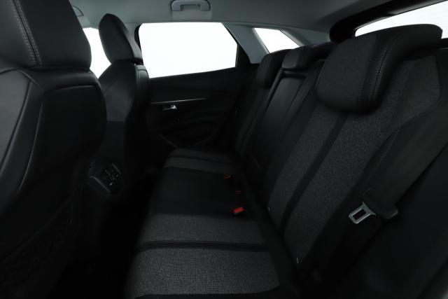 Peugeot 3008 image 6