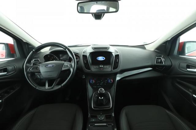 Ford Kuga image 8