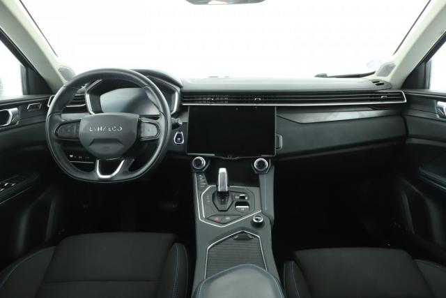 Lynk & Co 01 image 7