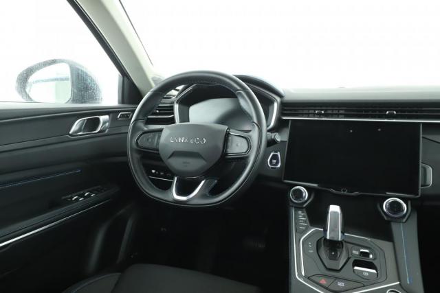 Lynk & Co 01 image 8