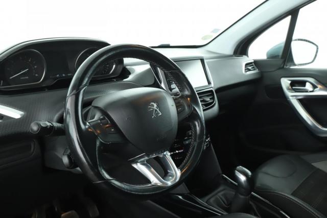 Peugeot 2008 image 3