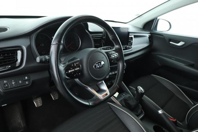 Kia Rio image 6
