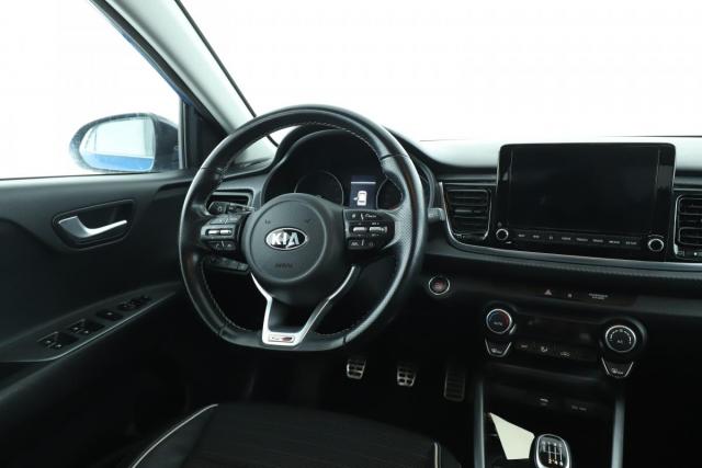 Kia Rio image 8